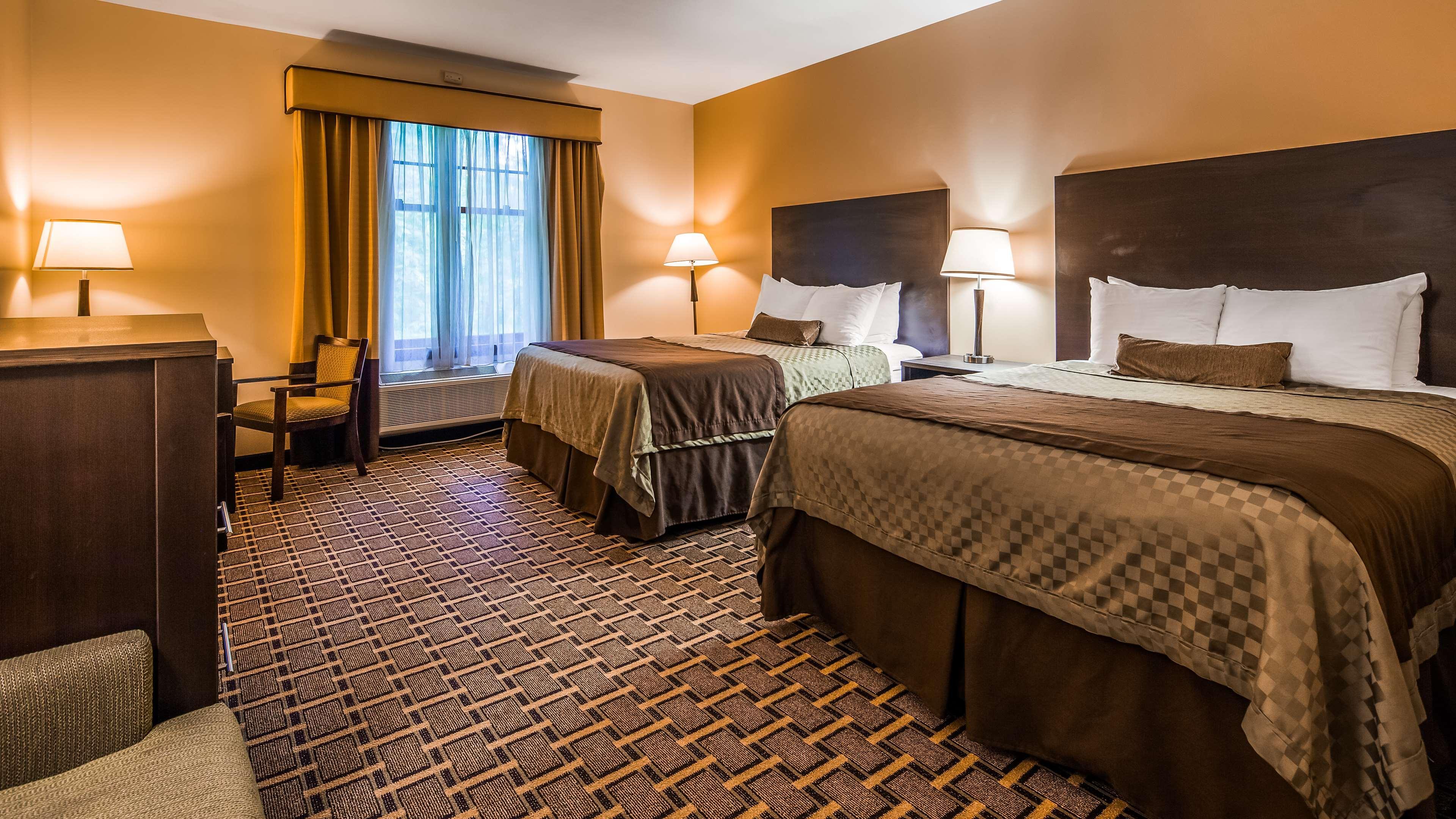Best Western Plus The Inn & Suites At The Falls Poughkeepsie Exterior foto