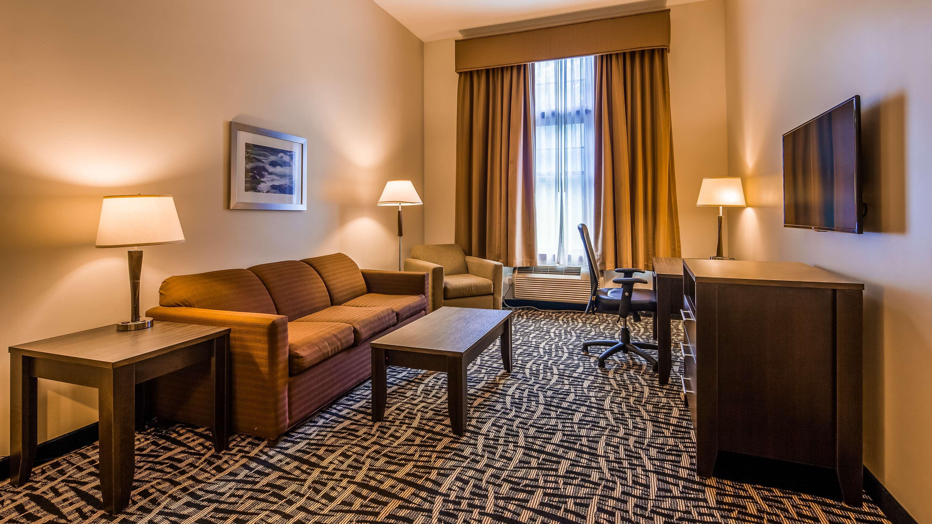 Best Western Plus The Inn & Suites At The Falls Poughkeepsie Exterior foto