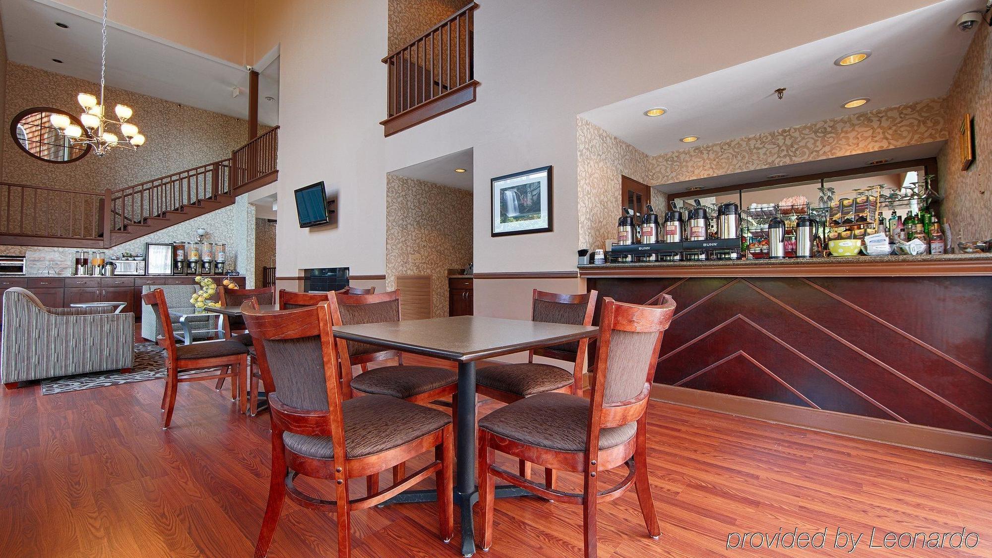 Best Western Plus The Inn & Suites At The Falls Poughkeepsie Exterior foto
