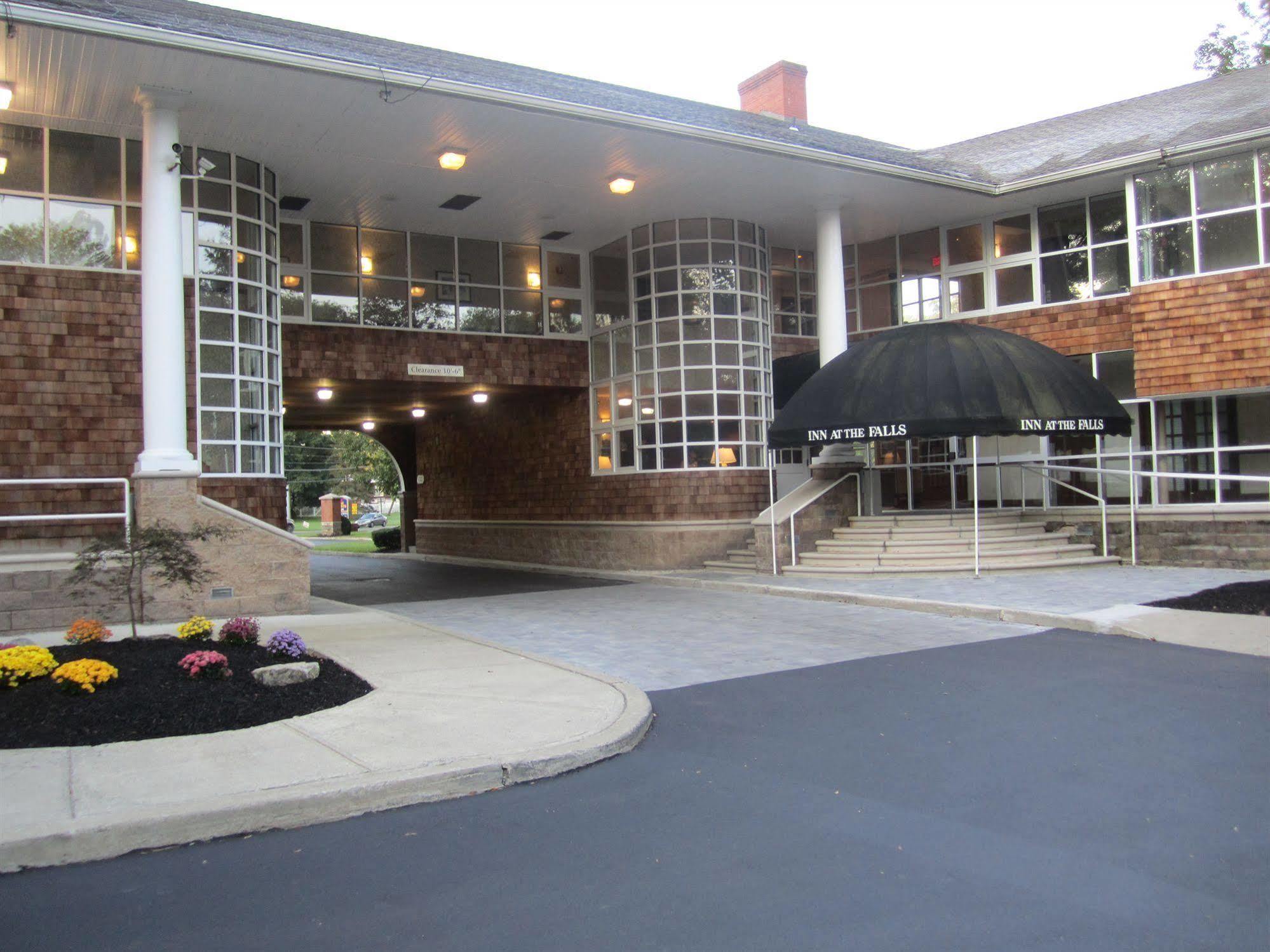 Best Western Plus The Inn & Suites At The Falls Poughkeepsie Exterior foto