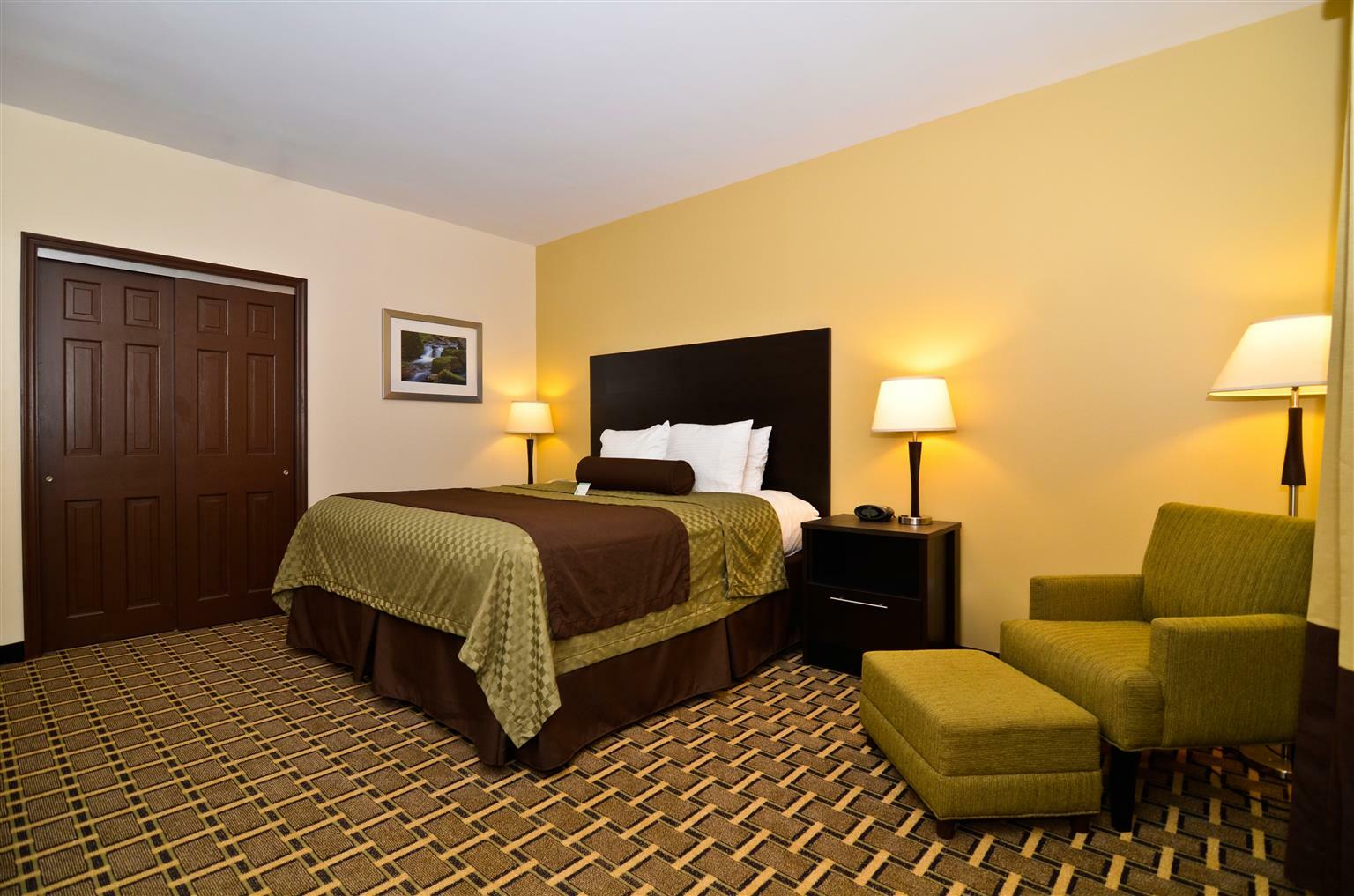 Best Western Plus The Inn & Suites At The Falls Poughkeepsie Exterior foto