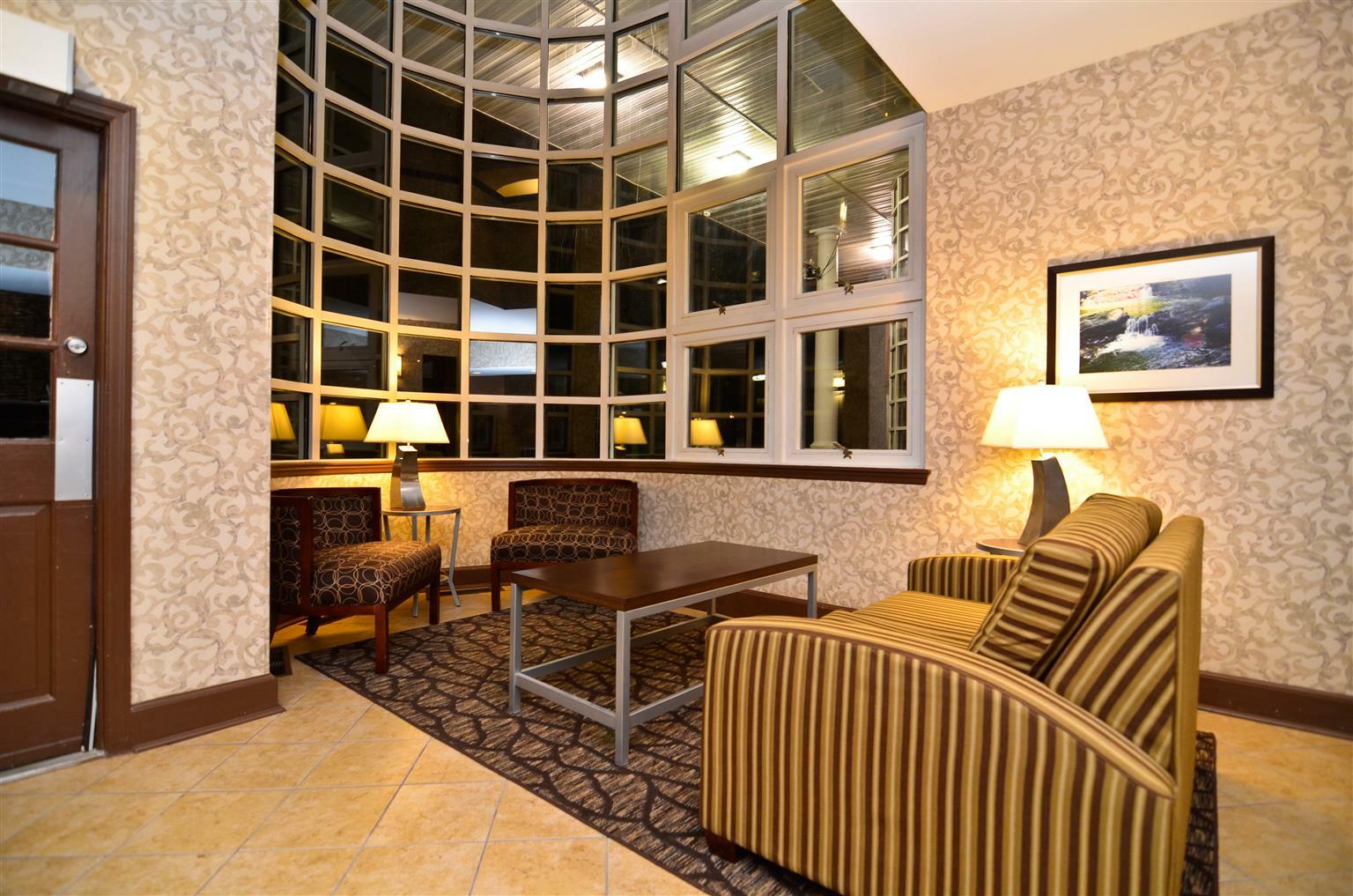 Best Western Plus The Inn & Suites At The Falls Poughkeepsie Exterior foto